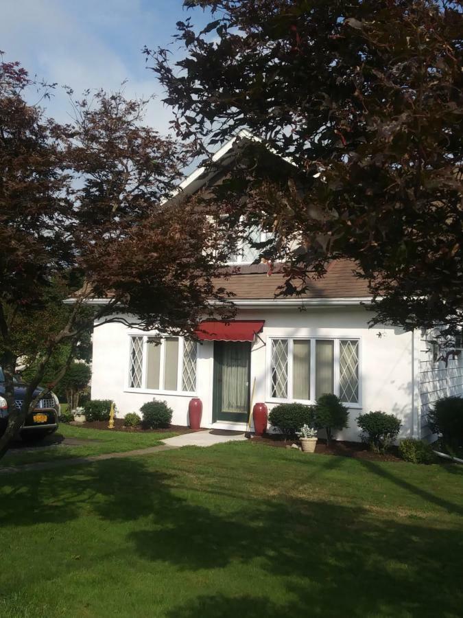 The Guest House At The Regina House Tea Room Moosic Exterior photo